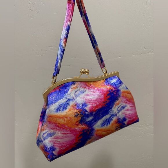 Iridescent Genuine Leather Handmade Kisslock Wave Shaped Clutch/Crossbody - Picture 7 of 14